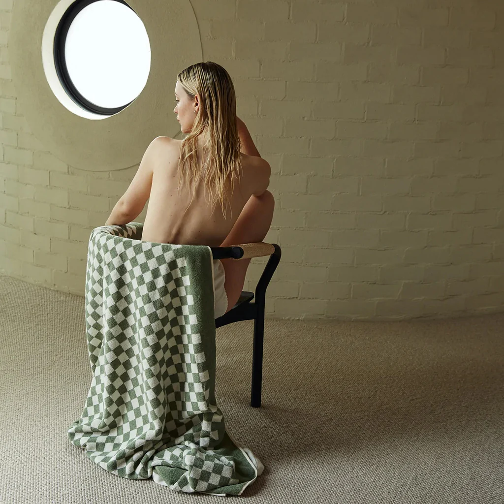 Baina Sage Chalk Roman Pool Towel - Image 5