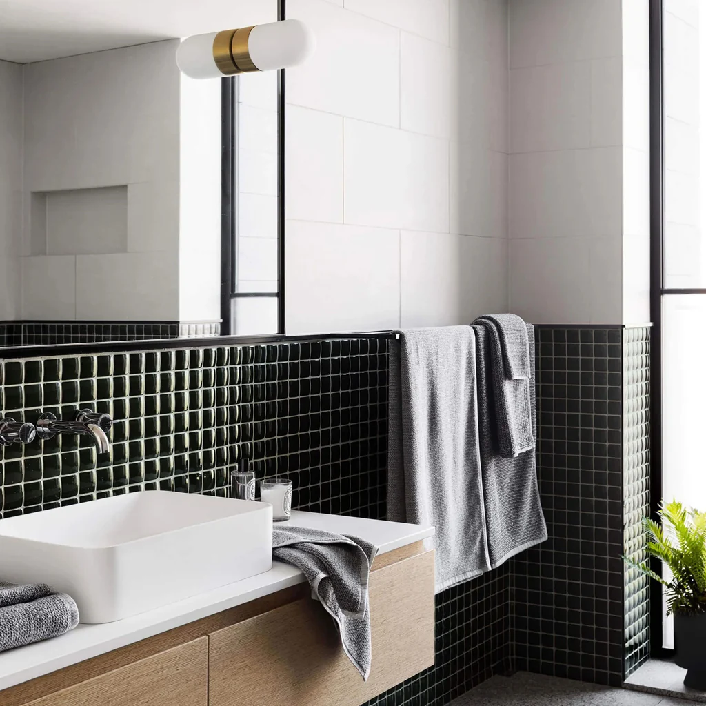 L&M Home Tweed Coal Hand Towel - Image 6